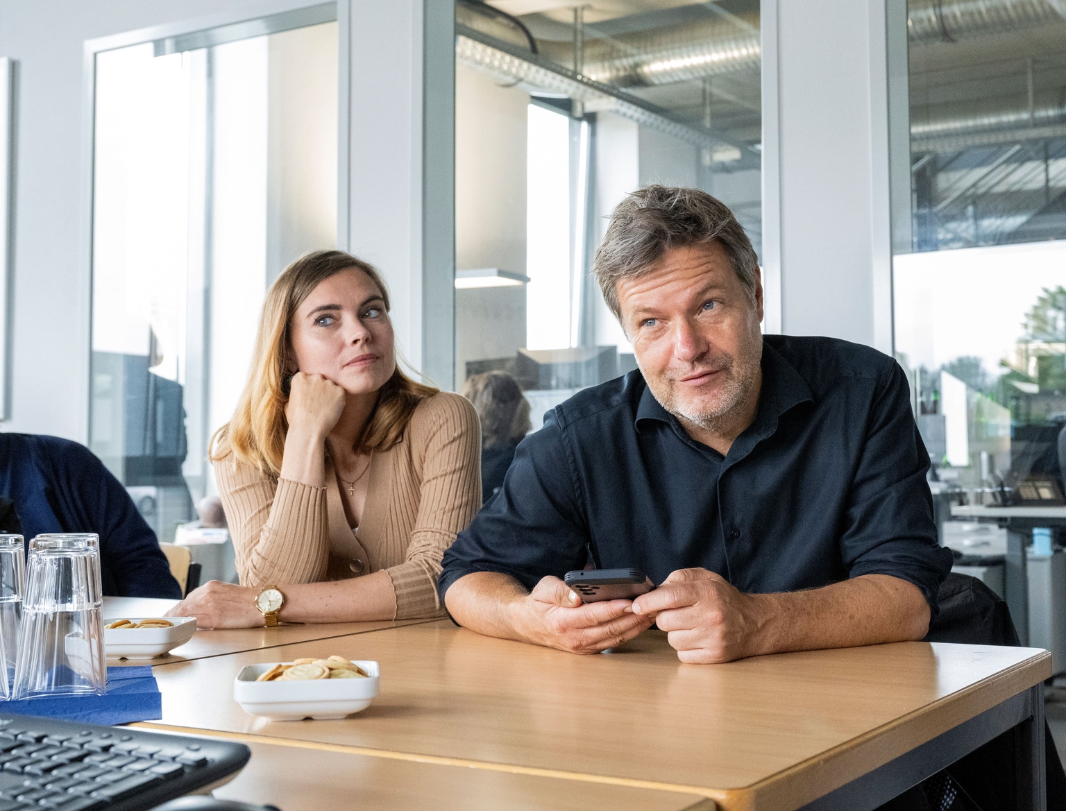 Enkelmann im Gespräch mit Habeck und Nies
